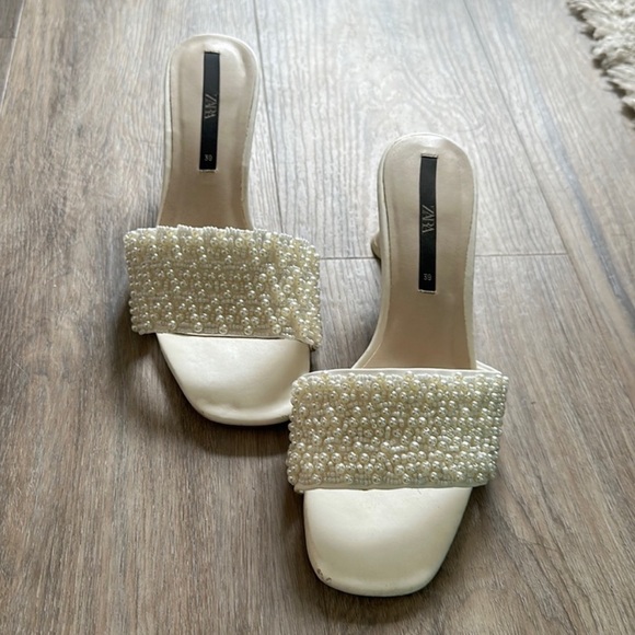 Zara White Ivory Pearled Sandals - size 39 (8.5) - Picture 1 of 2